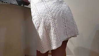 Os Amigos Do Meu Marido Vem Assistir Futebol E Eu Fico Excitada.