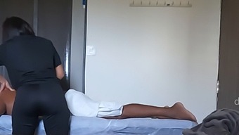 Erotisk Spa-Behandling For Manipuri-Jente